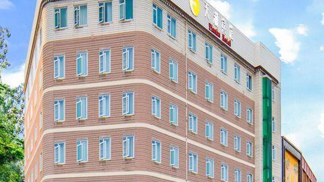 Skylakes Hotel