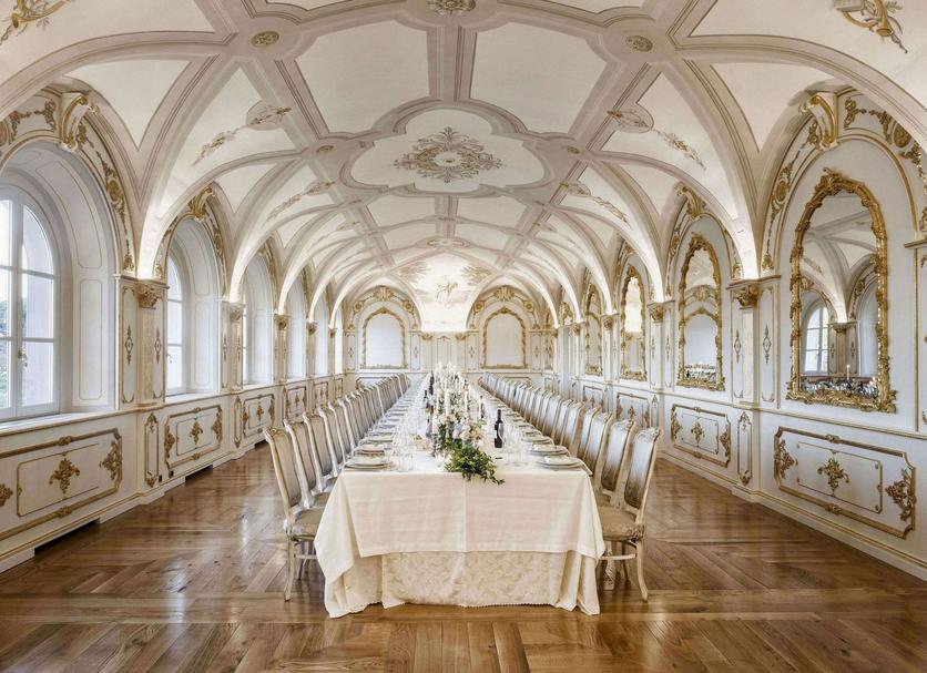 Banquet hall Photo