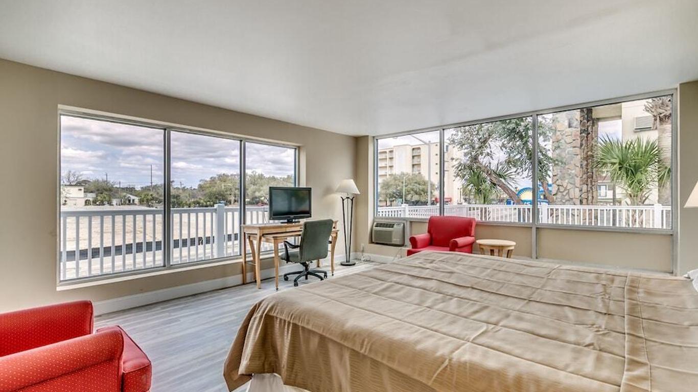 Beachcomber Inn & Suites