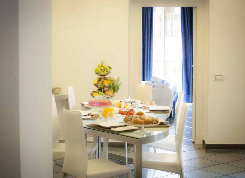 Dining room Photo