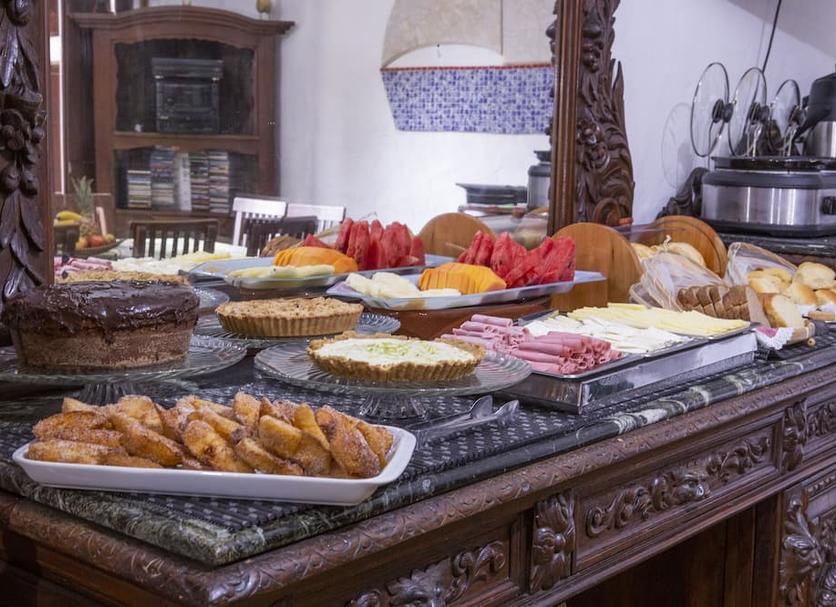 Buffet Photo
