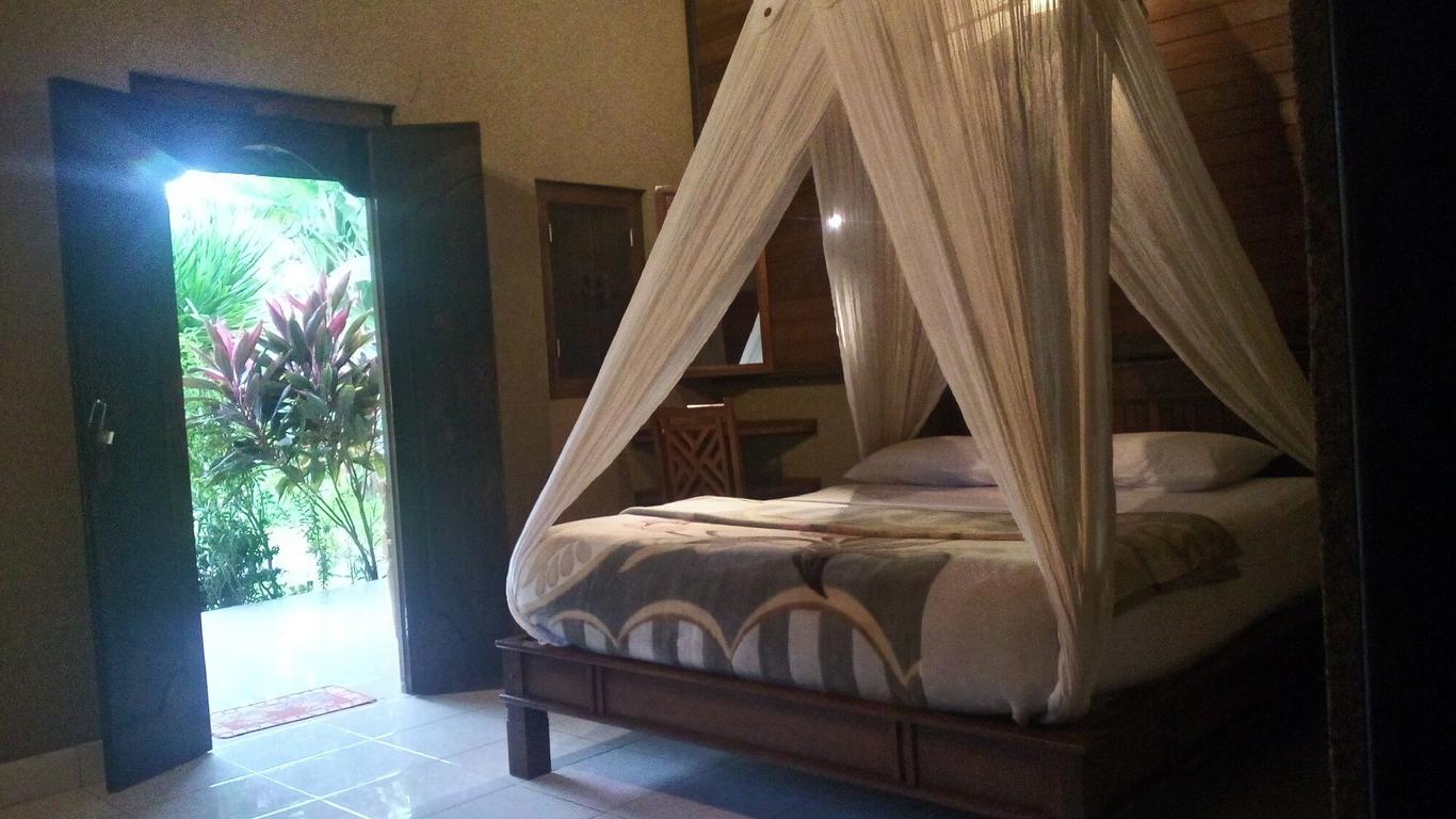 Suka Sari Cottages