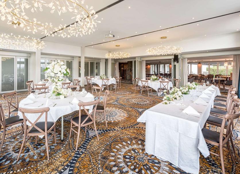 Banquet hall Photo