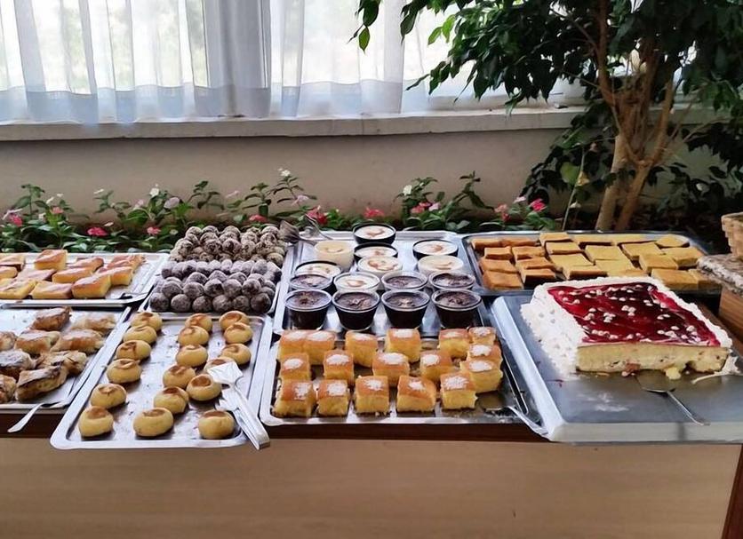 Buffet Photo