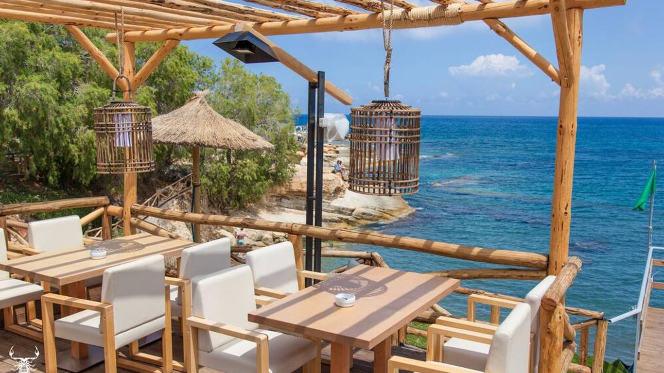 Elmi Beach Hotel & Suites