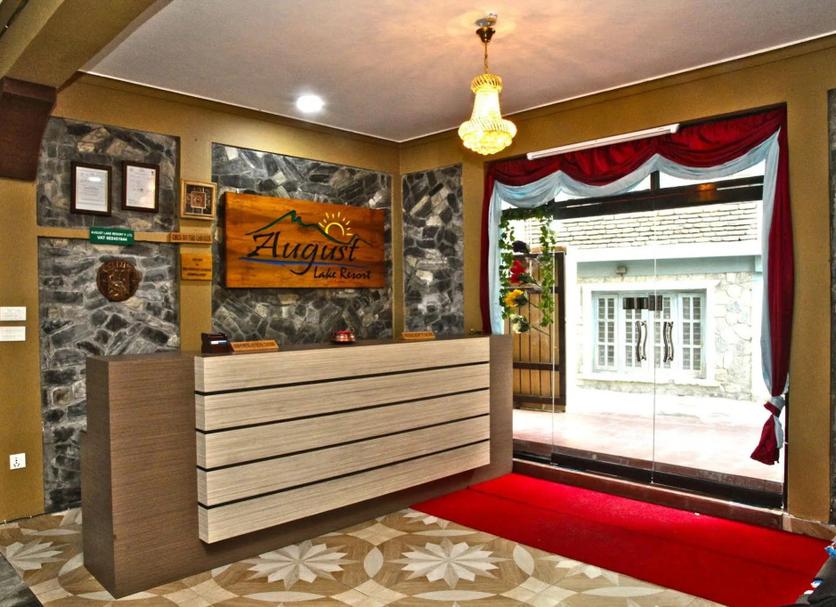 Front desk Photo