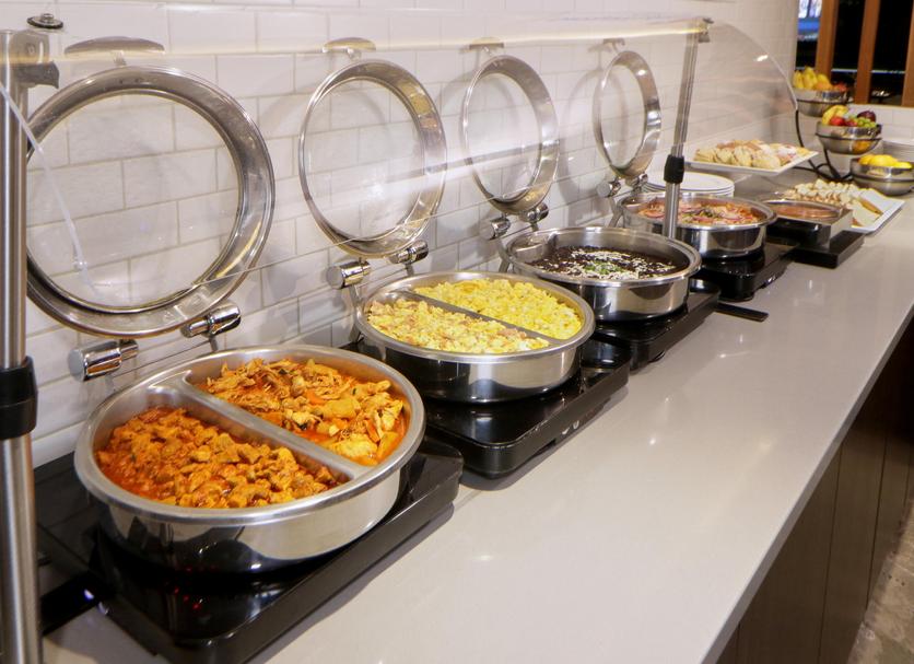 Buffet Photo