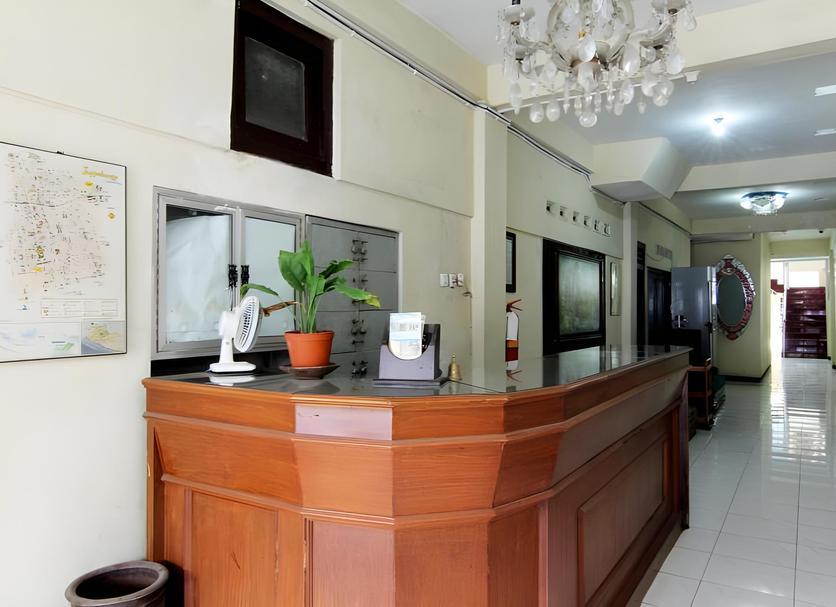 Front desk Photo