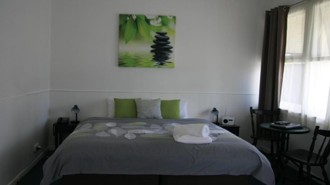 Calder Family Motel