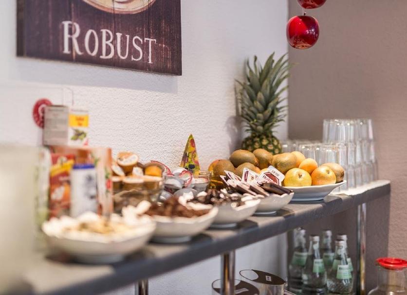 Buffet Photo