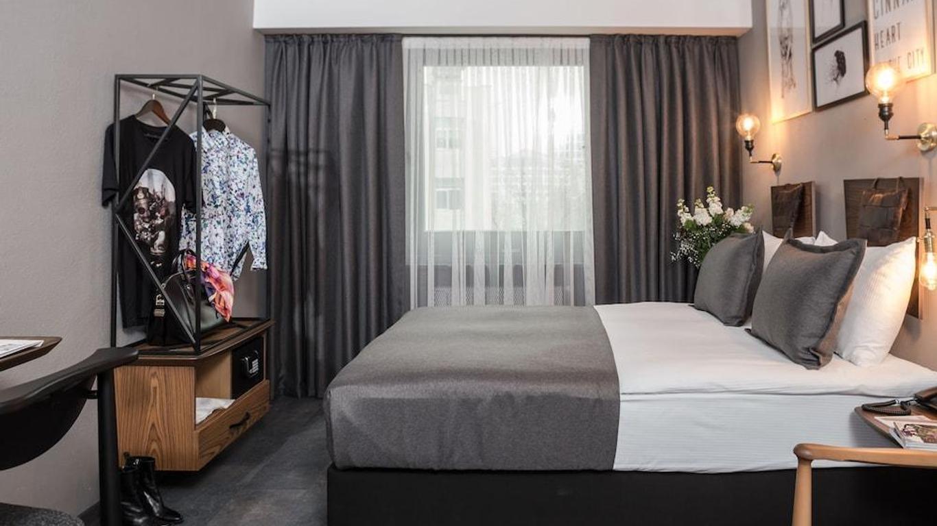 Hotel Cinnah
