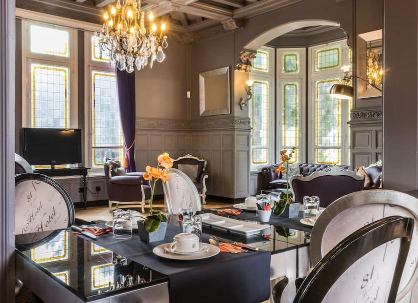 Dining room Photo