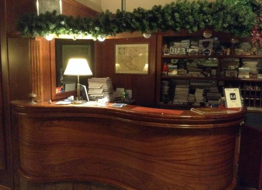 Front desk Photo