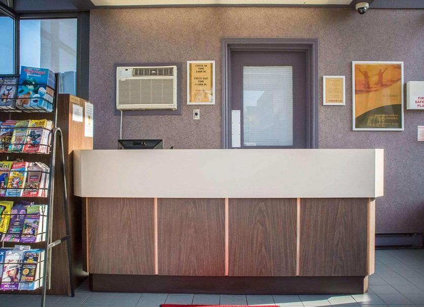 Front desk Photo