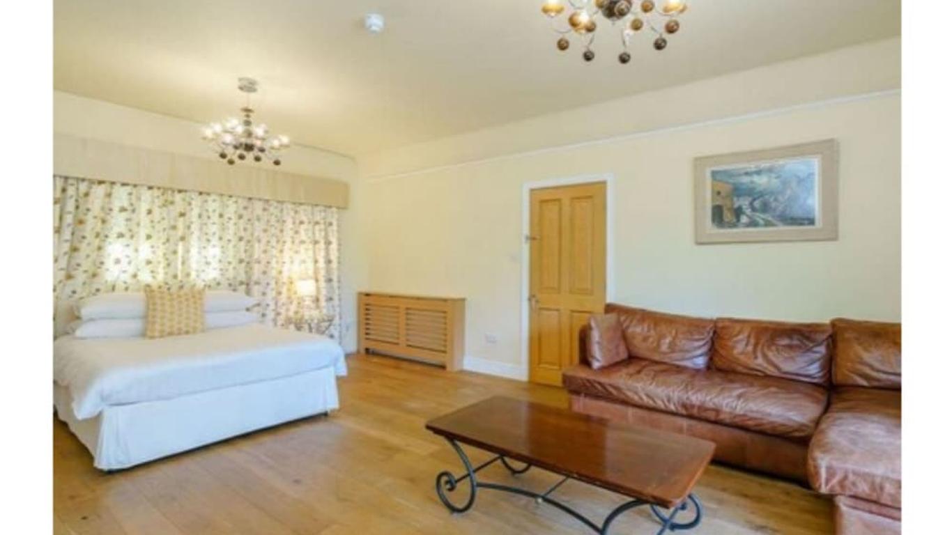 The Kingsley at Eversley