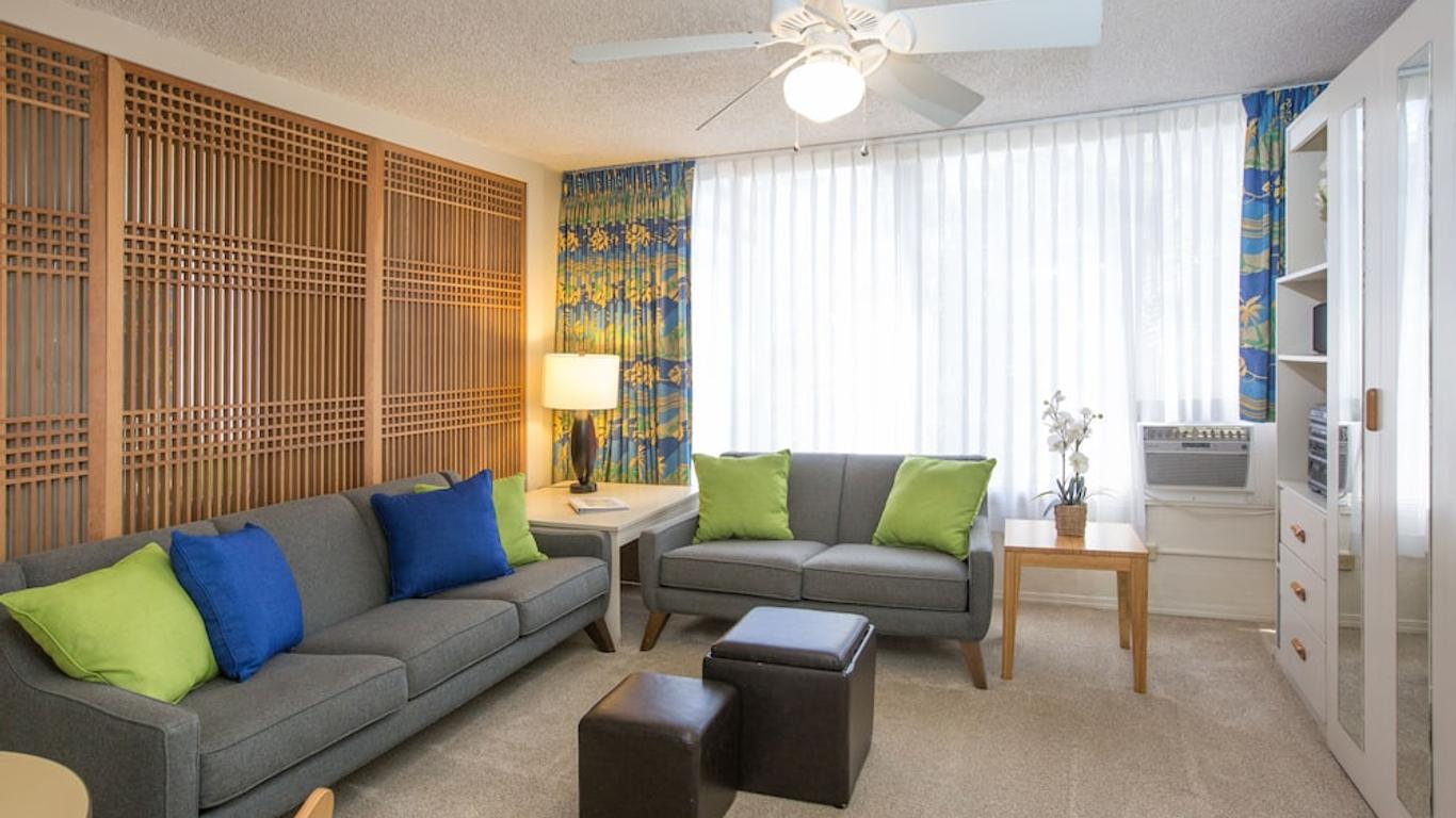 Kuhio Banyan Club