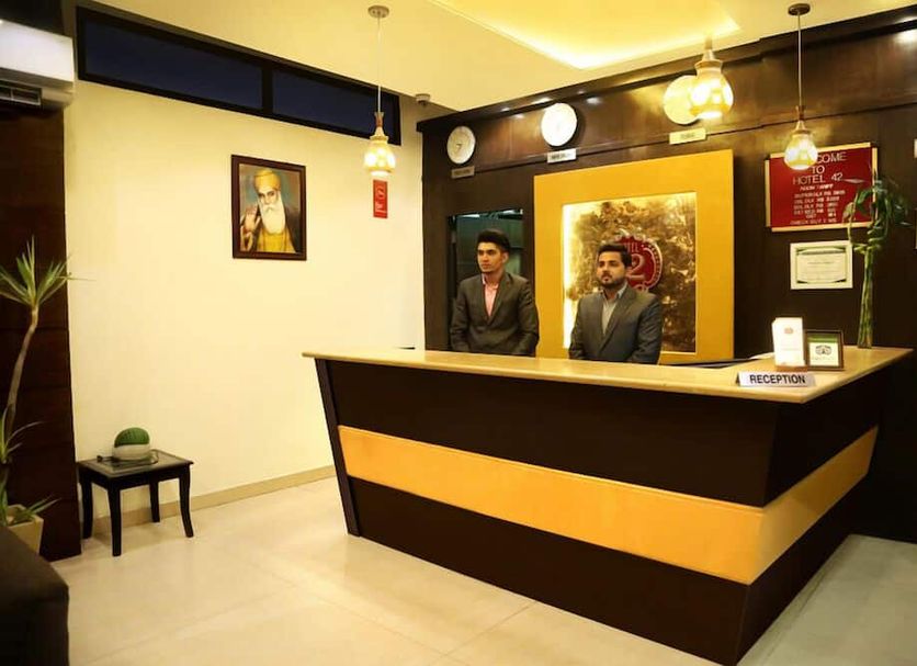 Front desk Photo