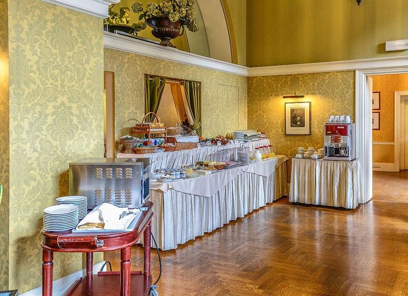 Buffet Photo
