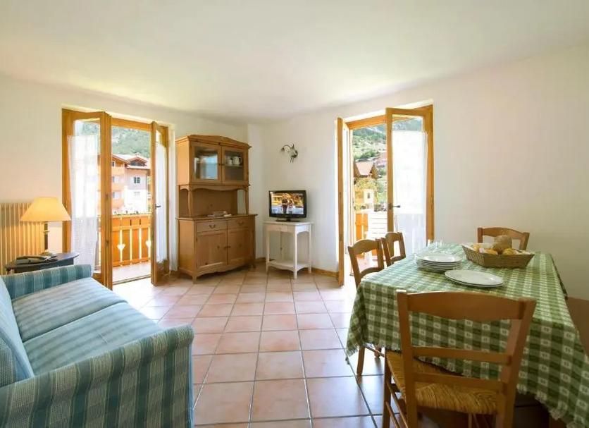 Dining room Photo