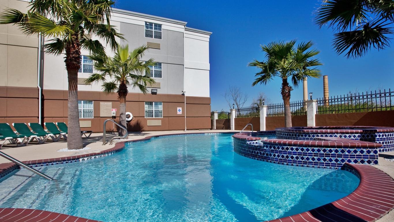 Candlewood Suites Galveston