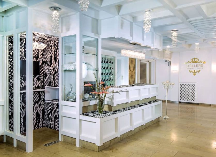 Front desk Photo