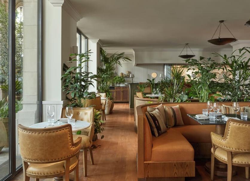 Restaurant Photo