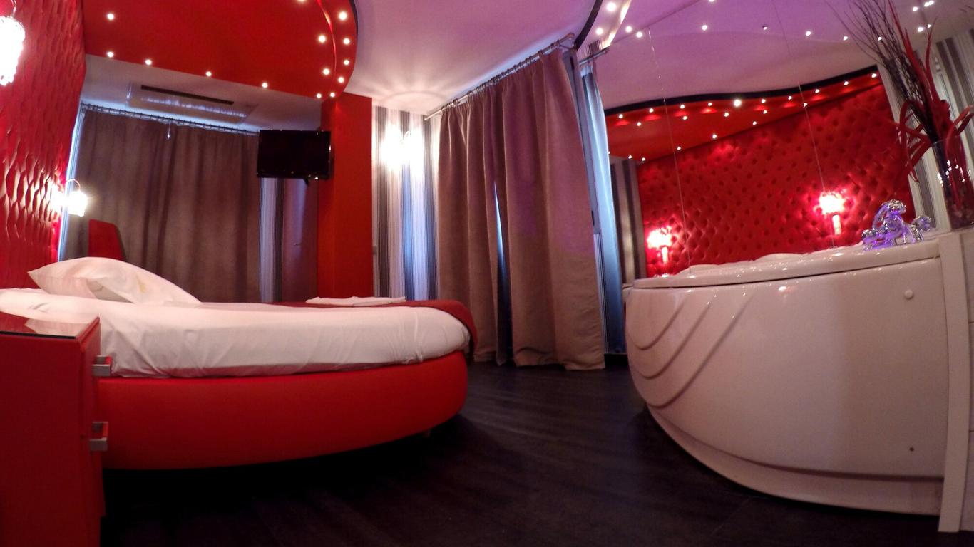 Carol Hotel