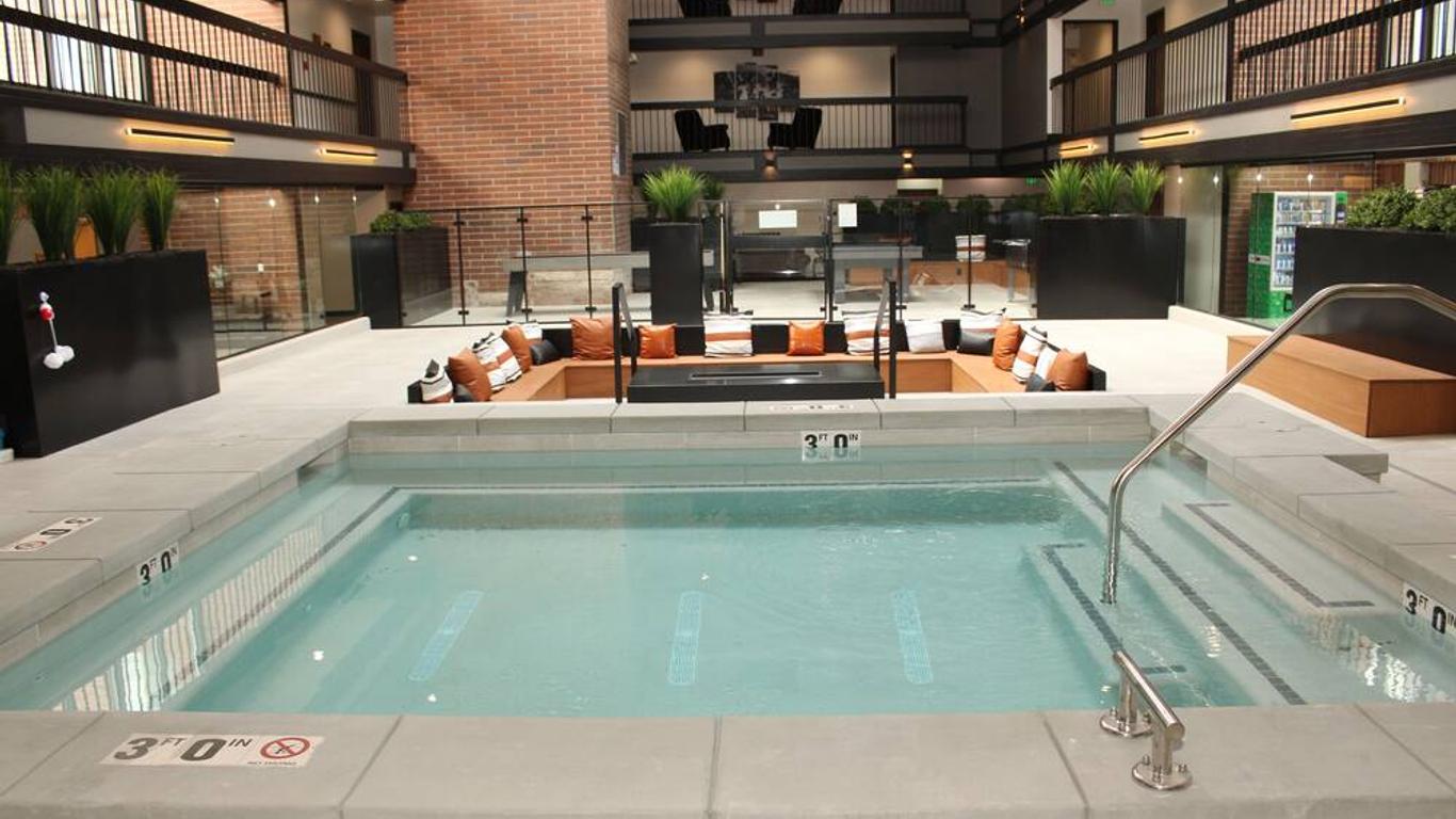 Raintree's Park Plaza Park City