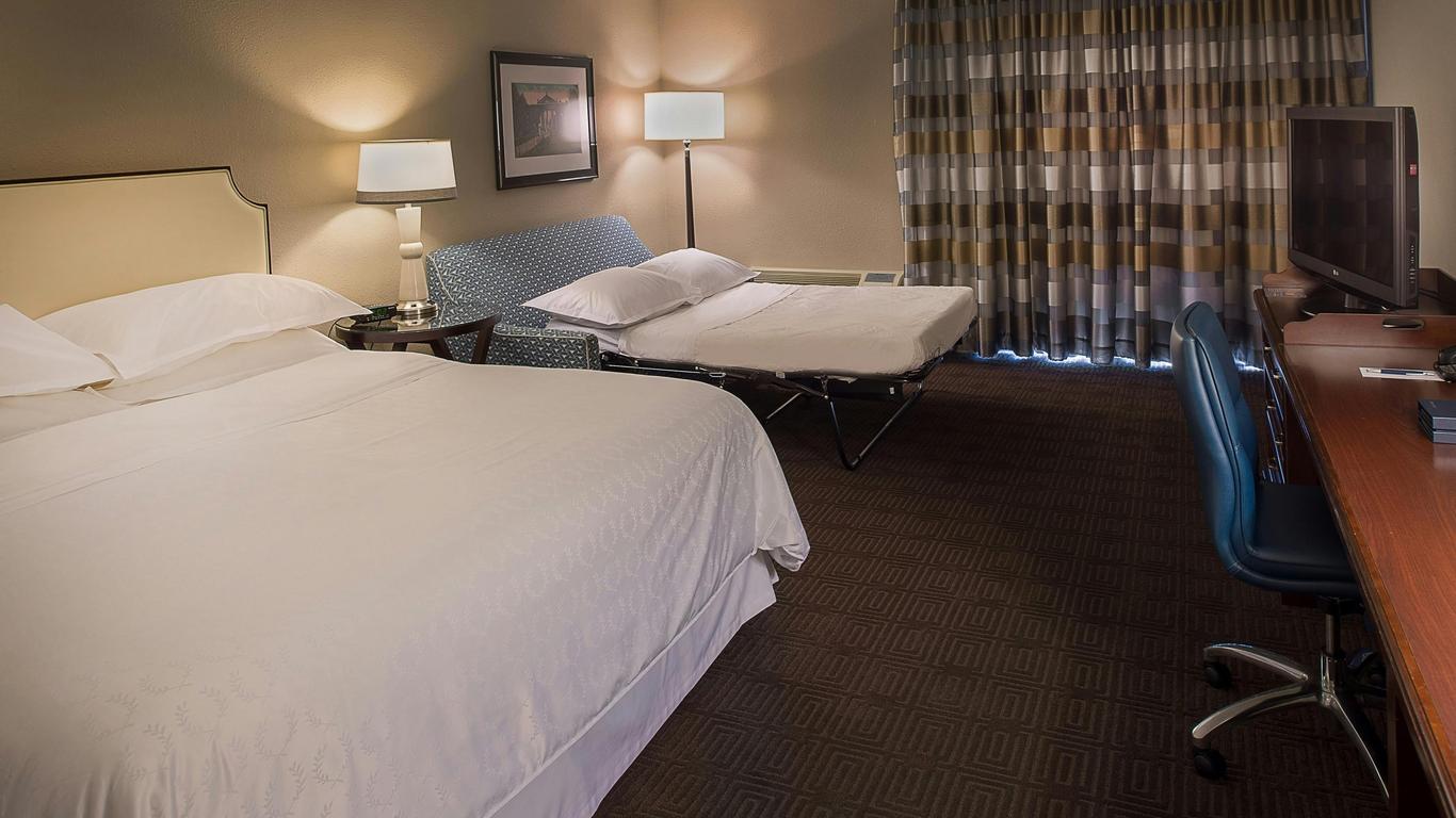 Sheraton Westport Chalet Hotel St. Louis