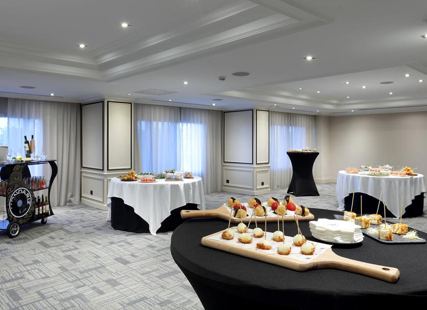 Buffet Photo