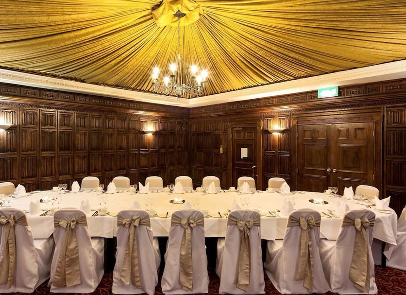 Banquet hall Photo