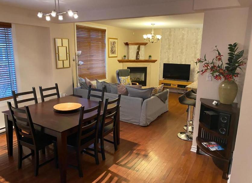 Dining room Photo
