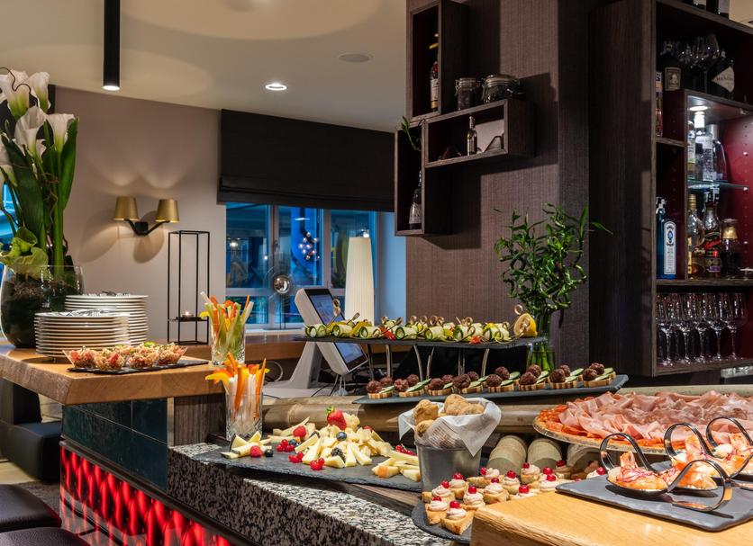 Buffet Photo