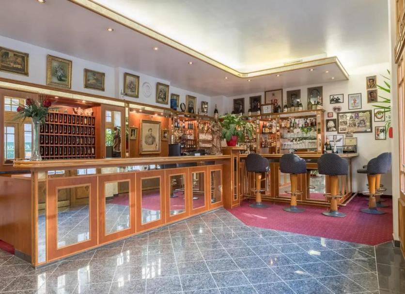 Bar Photo