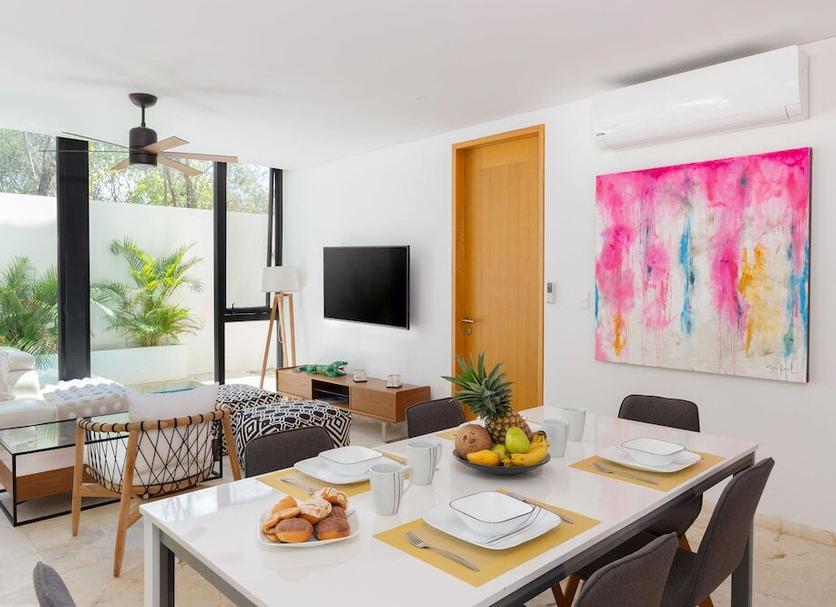 Dining room Photo