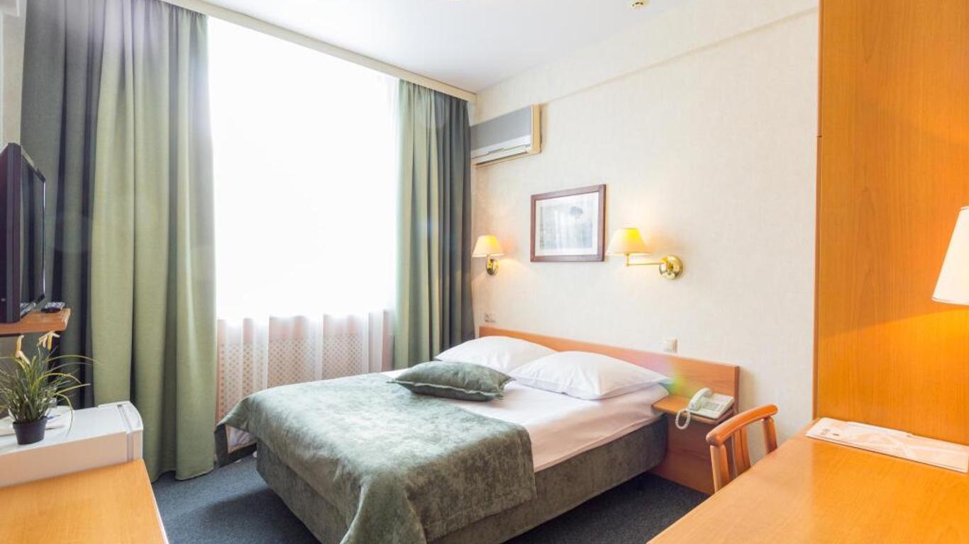 Equator Hotel