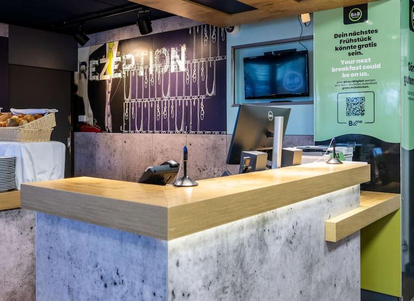 Front desk Photo