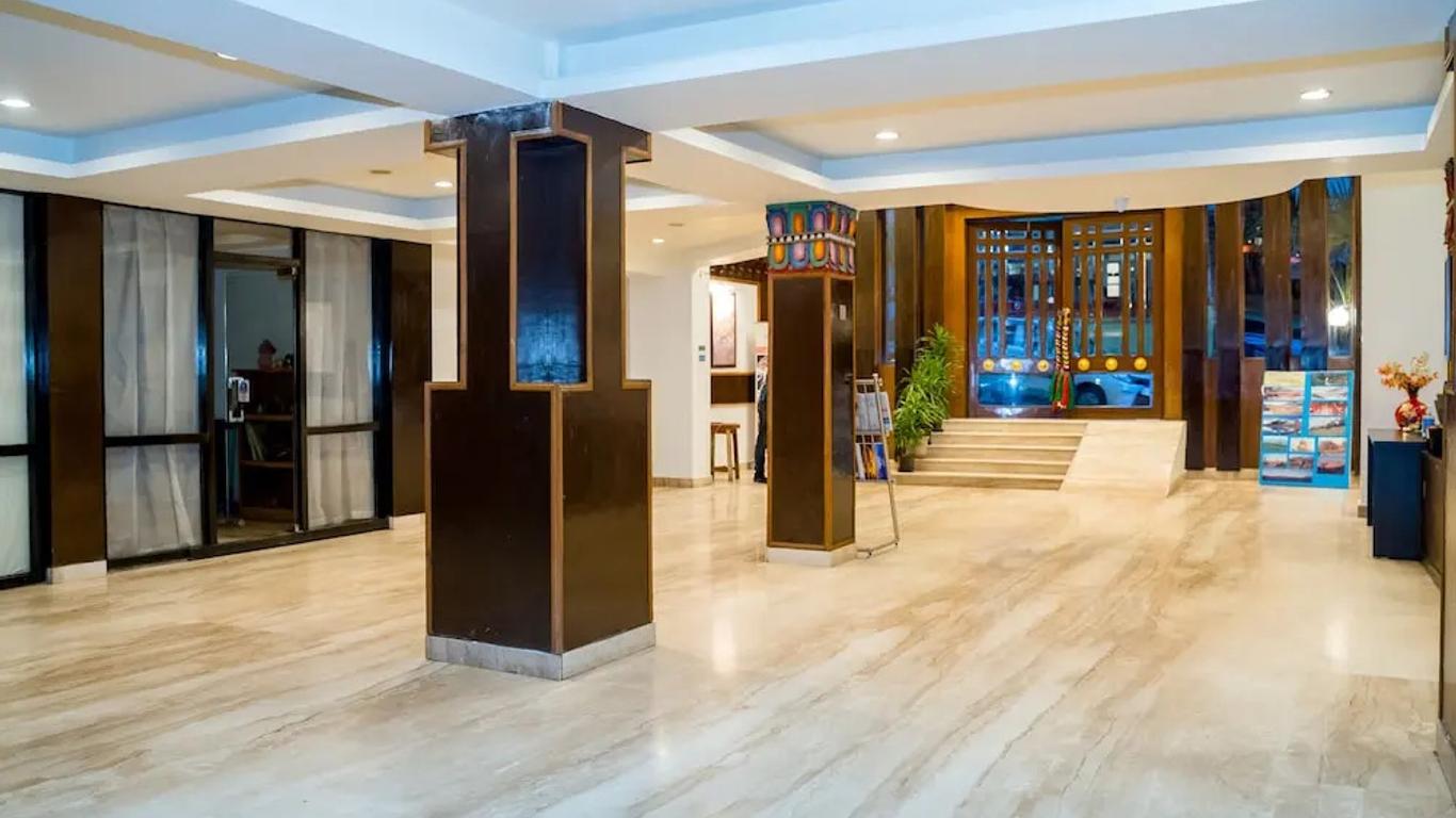 Hotel Tara Palace
