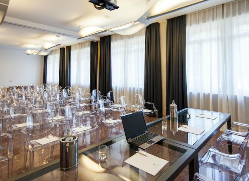 Conference room Photo