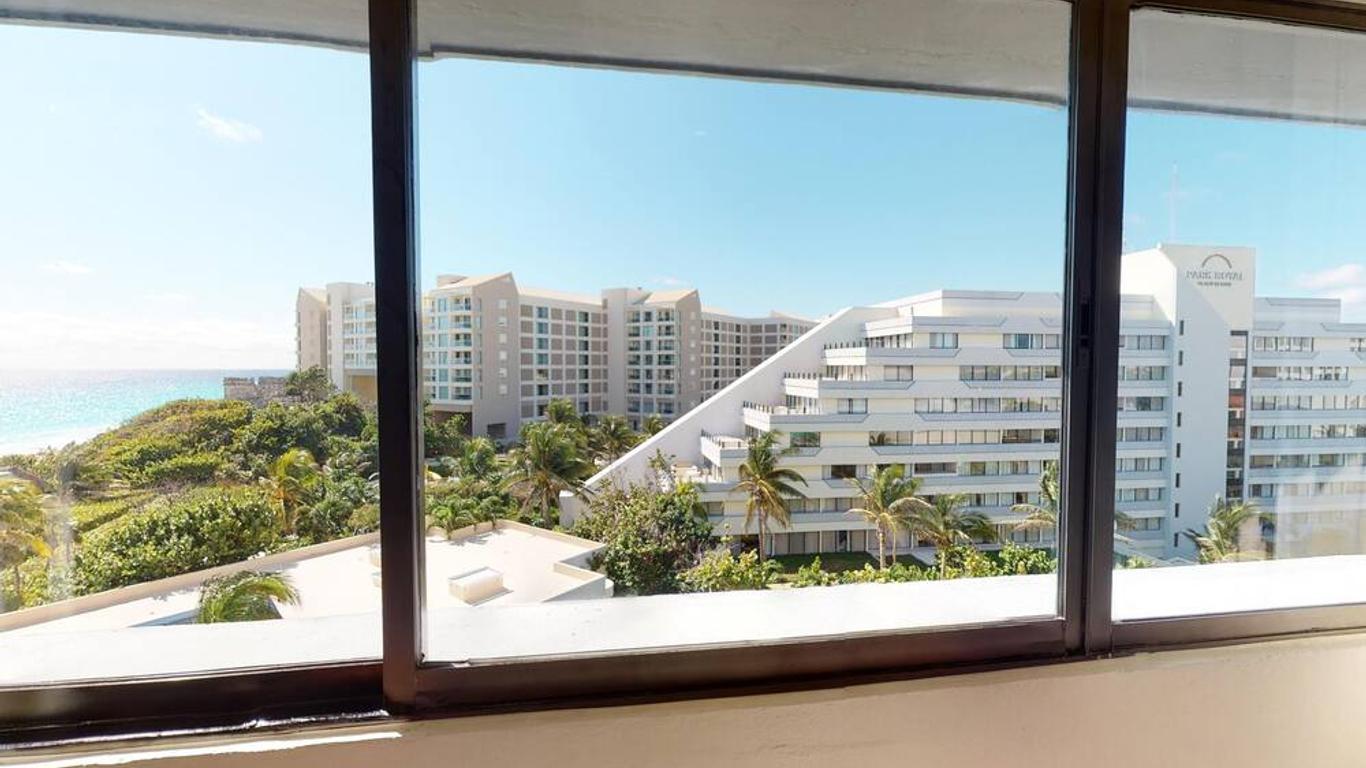 Park Royal Beach Cancun