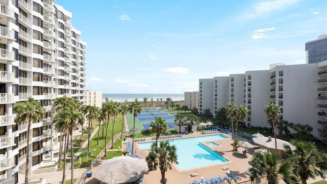 Royale Beach and Tennis Club