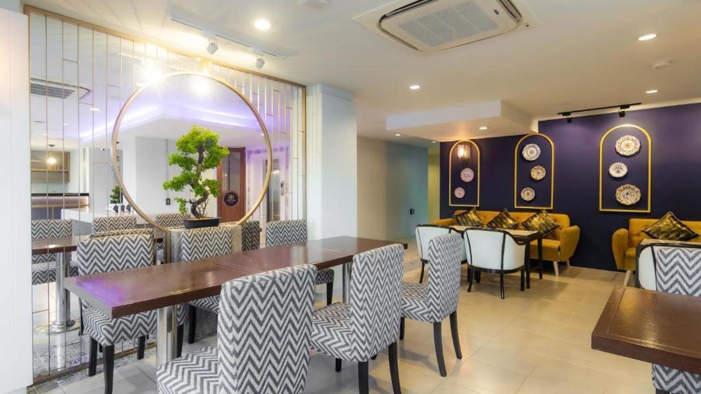 Montree Phuket Hotel