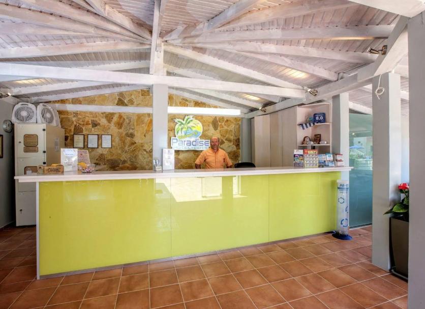 Front desk Photo