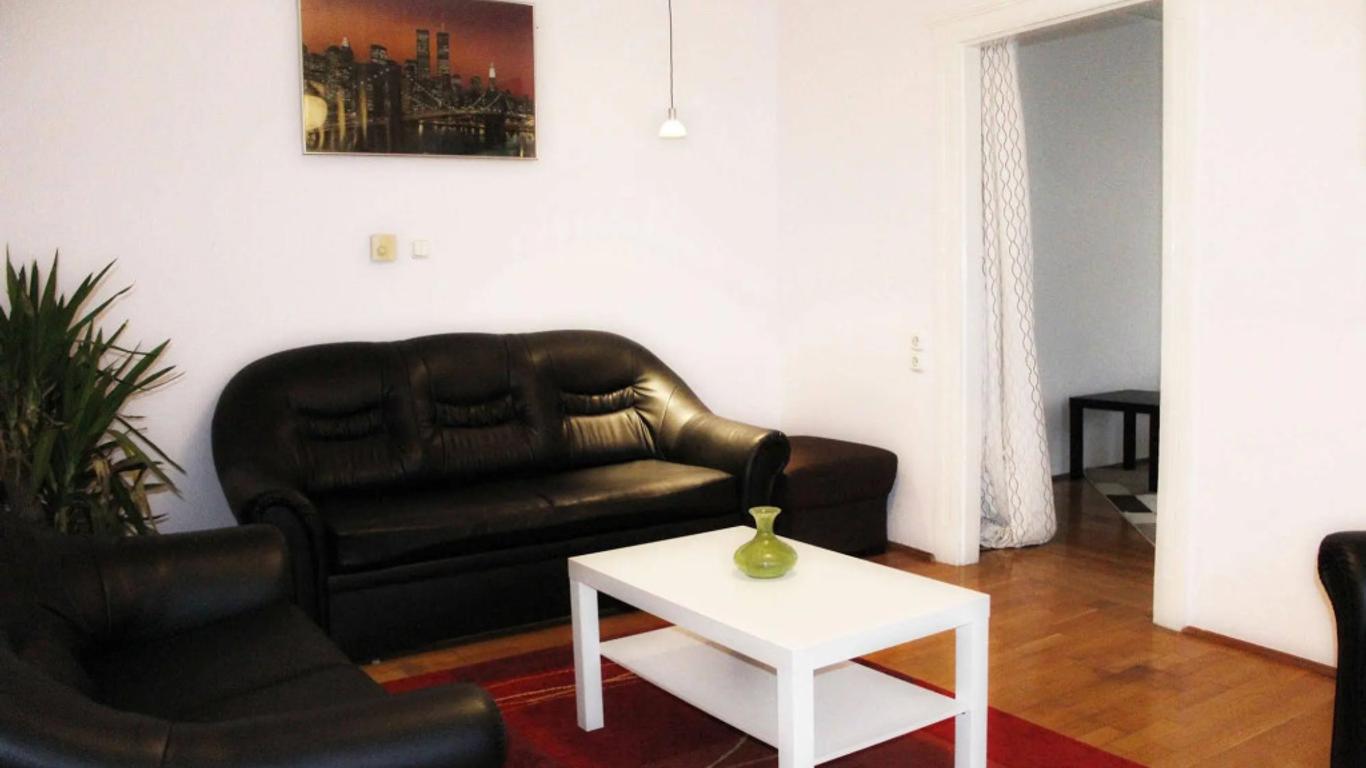 Broadway Hostel