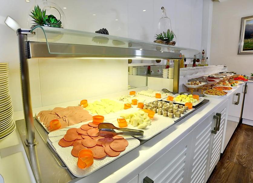 Buffet Photo