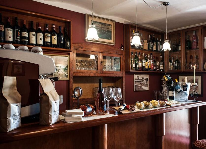 Bar Photo