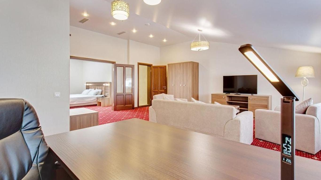 Hotel Versailles