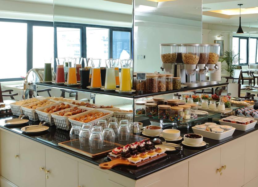 Buffet Photo