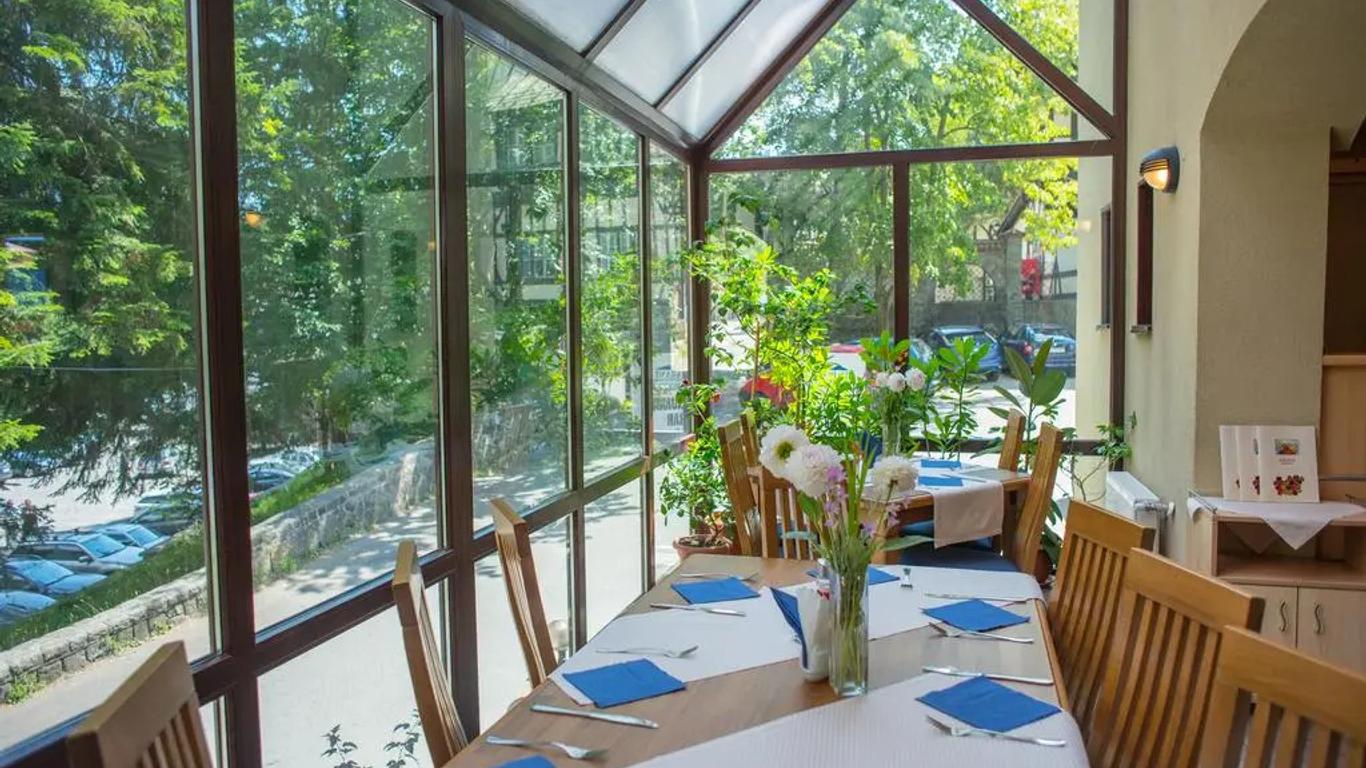 Hotel Marami