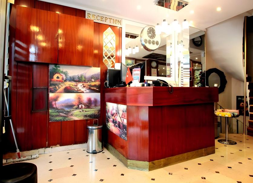 Front desk Photo